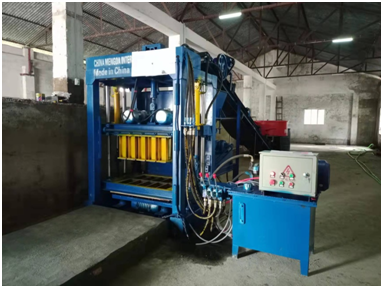 QT4-24B  Semi Auto Hydraulic Machine